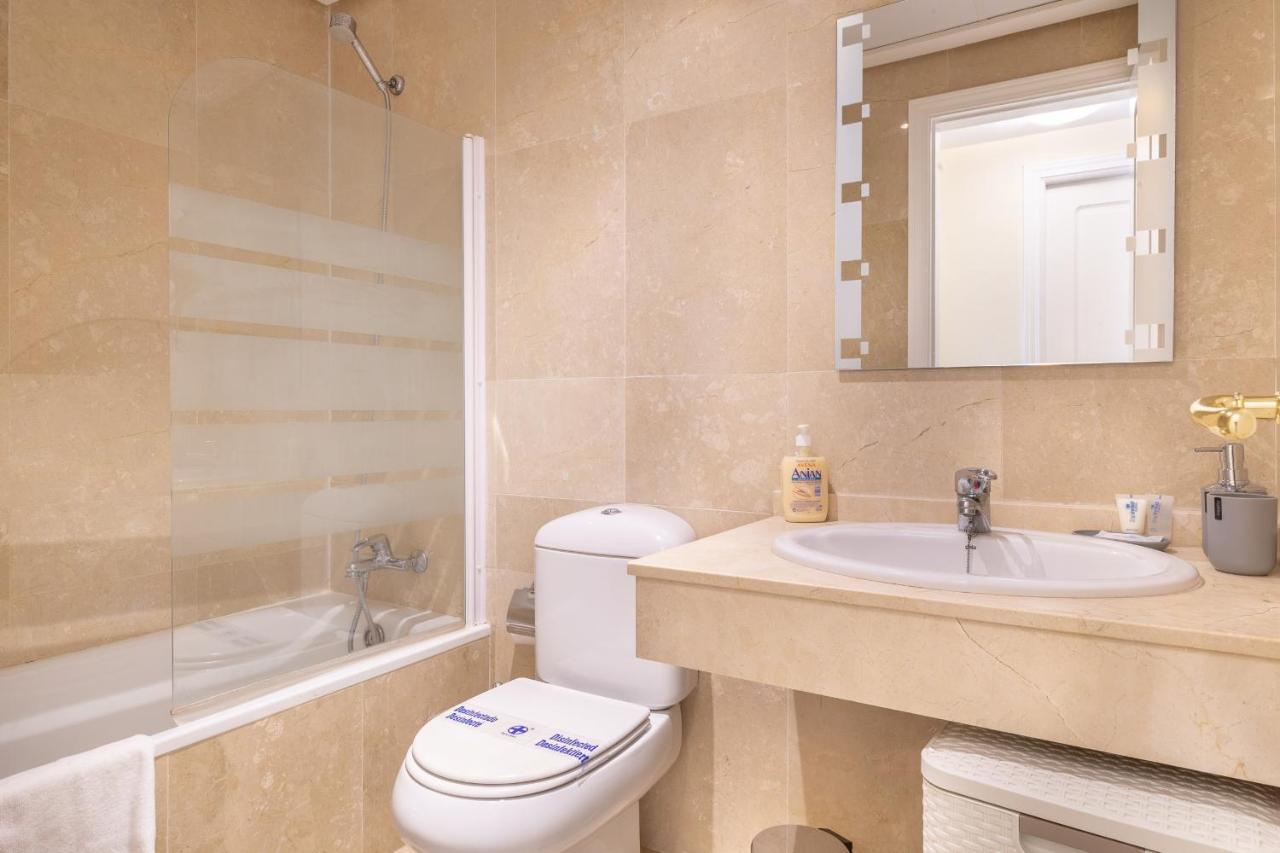 2261-Superb Apt On The Beach, On Duquesa Harbour Manilva Exterior photo